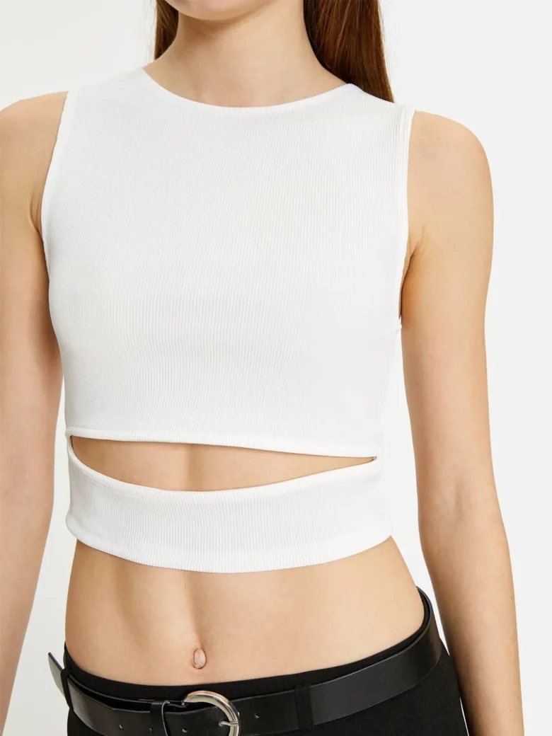 Short-Fit Sporty Round Neck T-shirt - White 2 Short-Fit Sporty Round Neck T-shirt - White